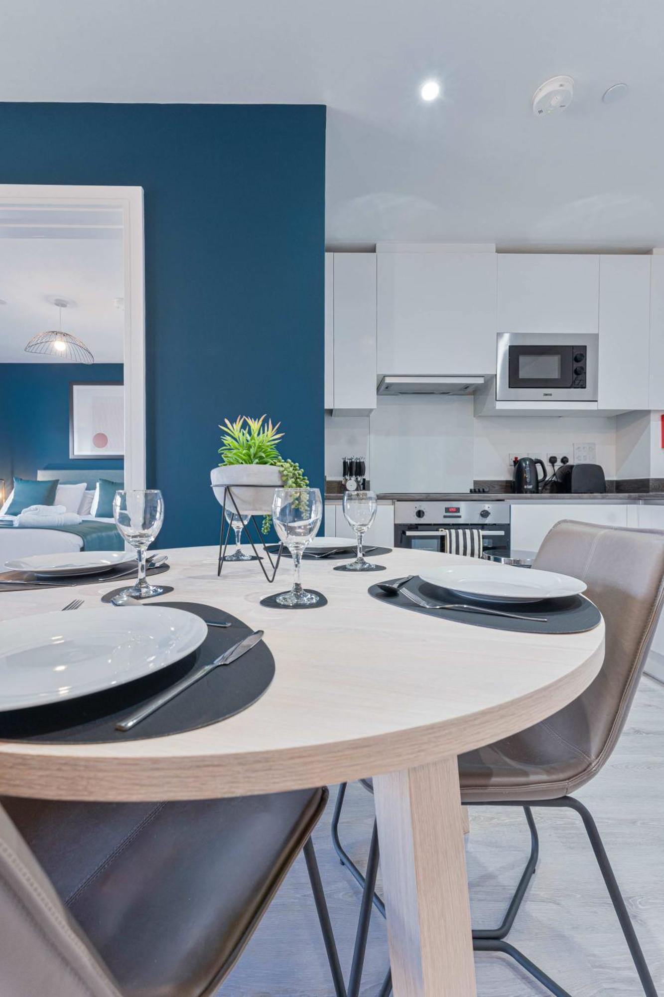 Stayzeni, Hardwick House Bright 2 Bed Flat Apartment